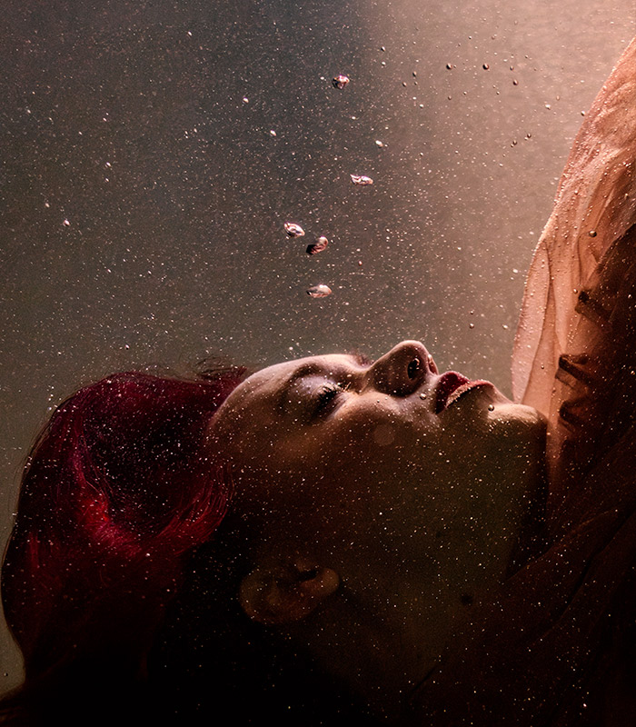 Photo artistique underwater dans une piscine à Aix