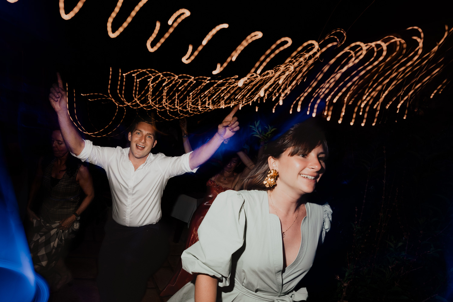 Soirée dansante lors d’un reportage photo mariage en Provence